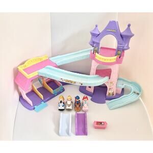 Fisher-Price Little People Disney Princess Klip Klop Castle + 4 Horses + 3 Extra